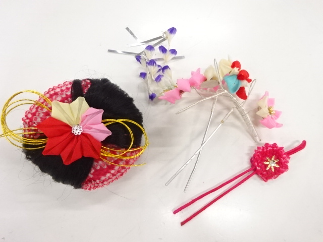 JAPANESE KIMONO / ANTIQUE MOMOWARE & FLOWER HAIR STICK SET